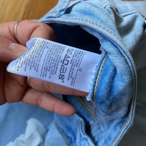 Old Navy Rockstar Super Skinny stretchy jeans some signs of wear 12 mid rise. - Picture 4 of 9